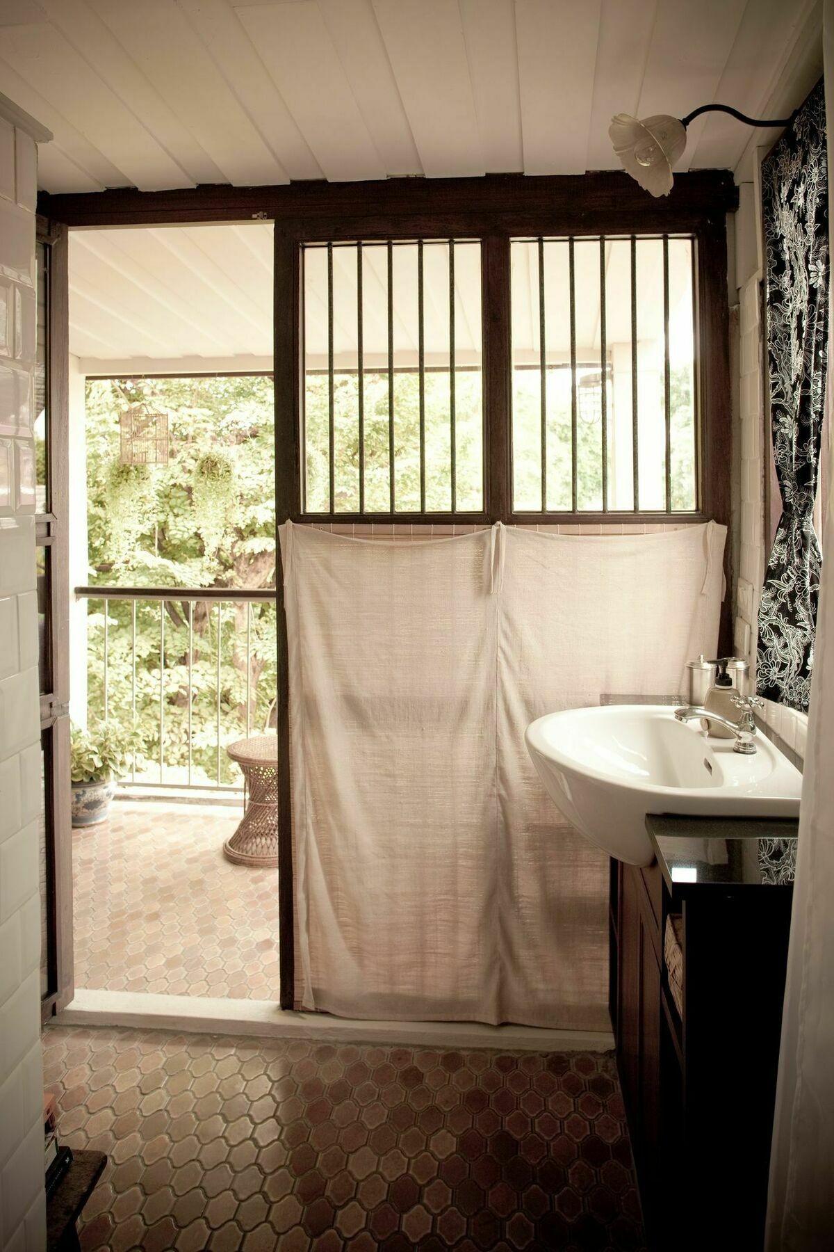 The Asadang Bed And Breakfast Bangkok Exterior photo