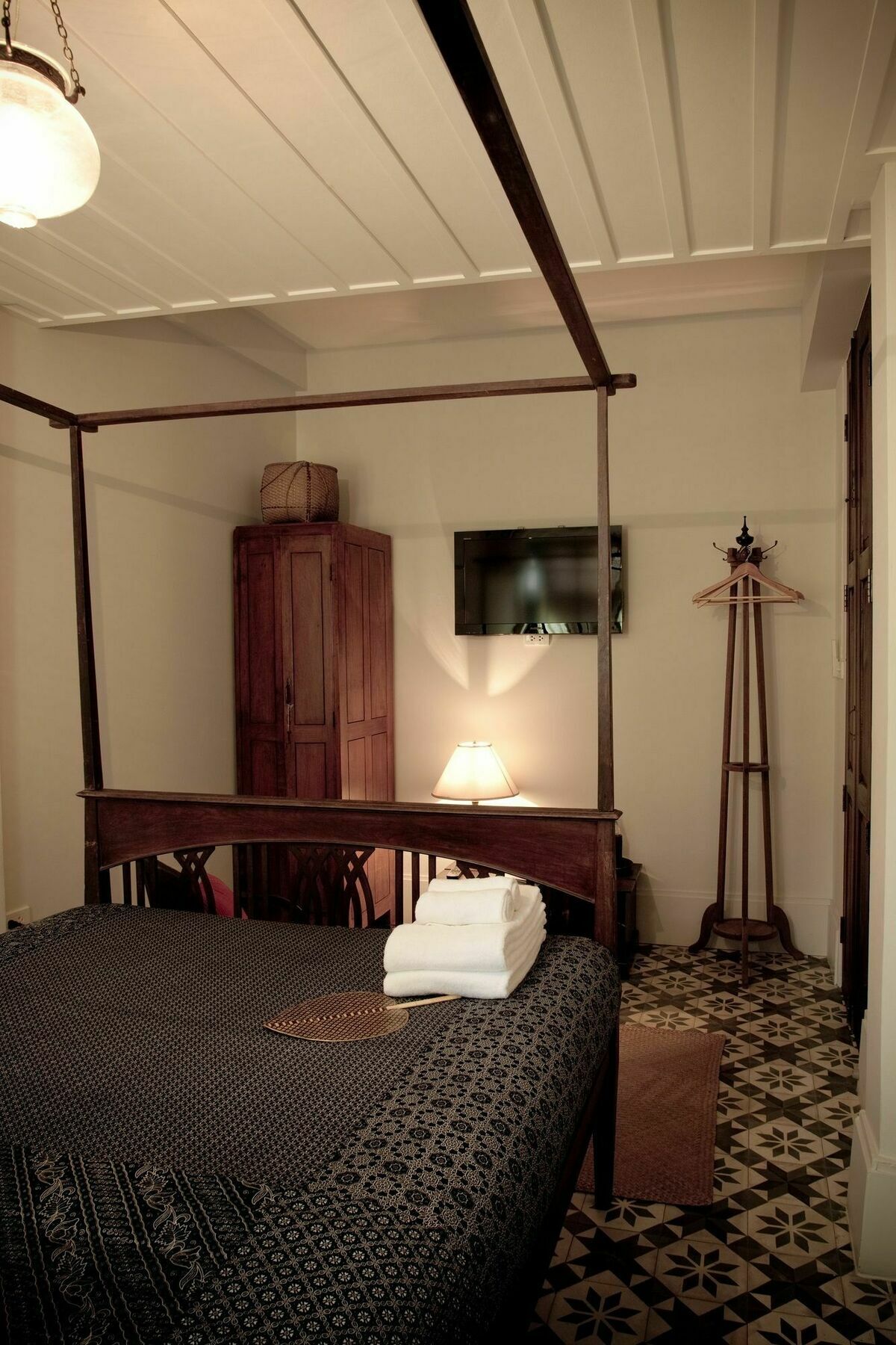 The Asadang Bed And Breakfast Bangkok Exterior photo