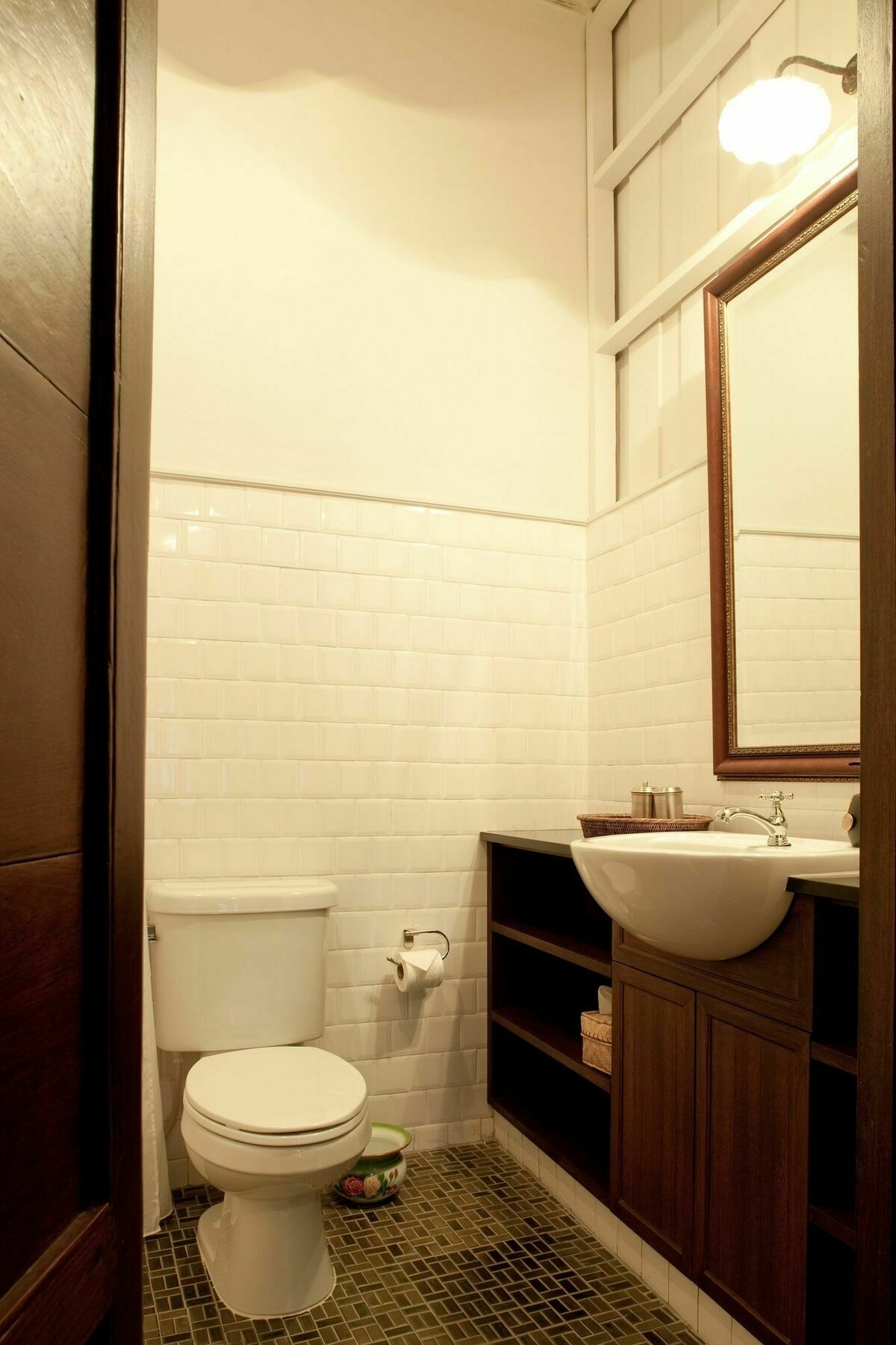 The Asadang Bed And Breakfast Bangkok Exterior photo